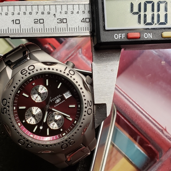 Rare Fossil Titanium w/Black Cherry dial ~ NWT - Picture 9 of 9